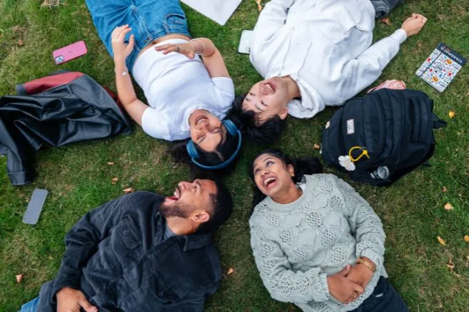 Students-on-lawn